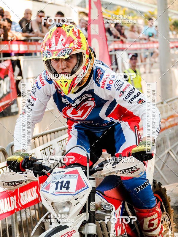 Buy your photos of the eventNight Track 2019 on Fotop