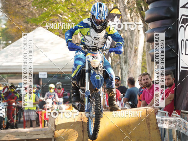 Buy your photos of the eventNight Track 2019 on Fotop