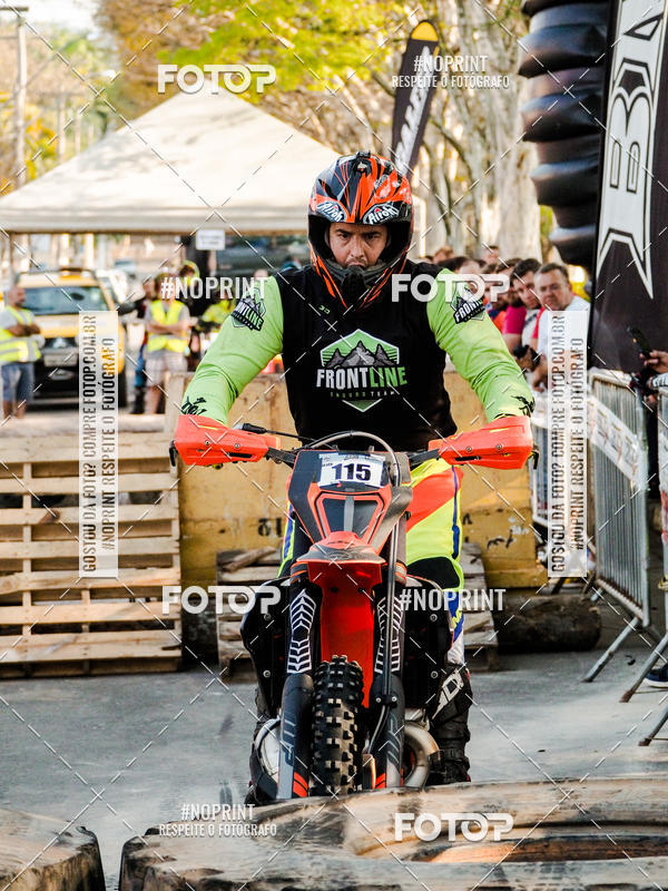 Buy your photos of the eventNight Track 2019 on Fotop