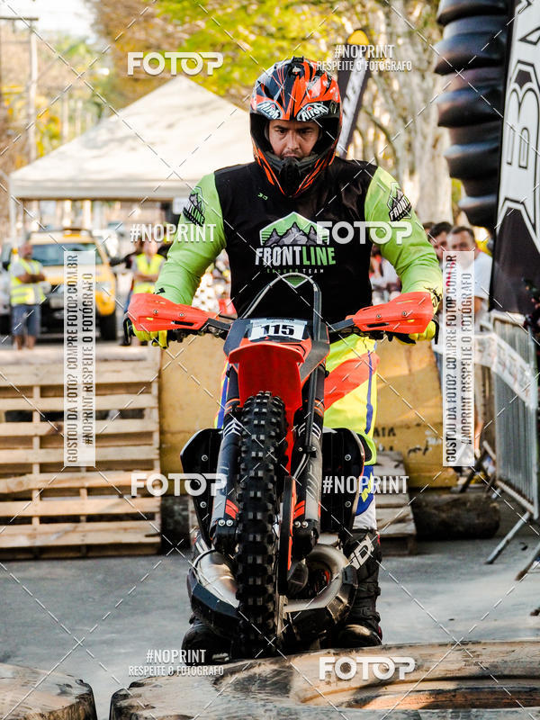 Buy your photos of the eventNight Track 2019 on Fotop