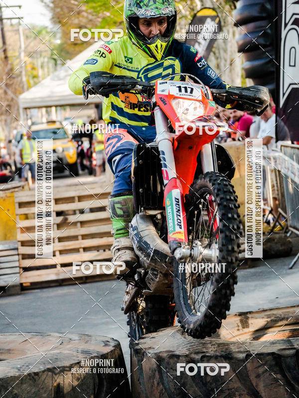 Buy your photos of the eventNight Track 2019 on Fotop