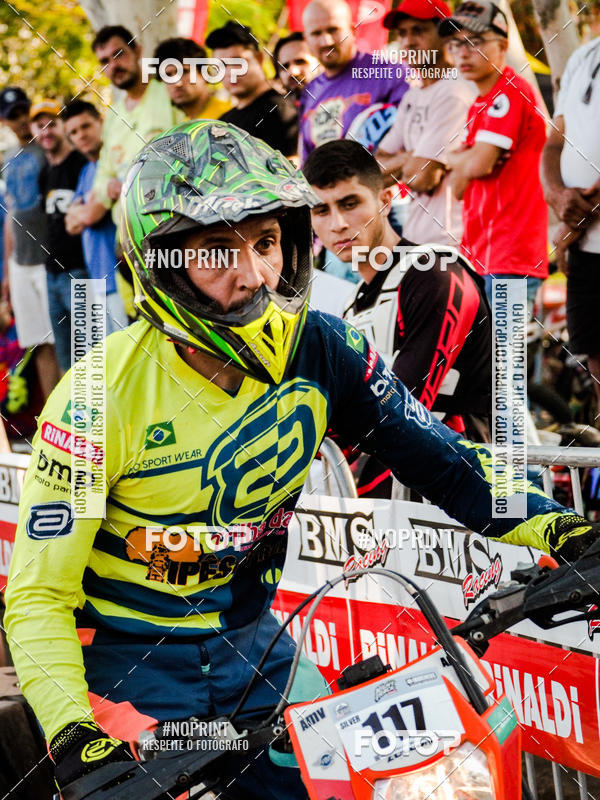 Buy your photos of the eventNight Track 2019 on Fotop