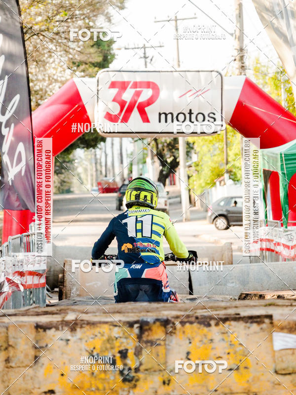 Buy your photos of the eventNight Track 2019 on Fotop