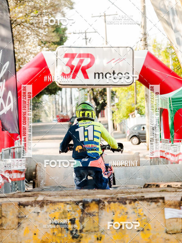 Buy your photos of the eventNight Track 2019 on Fotop