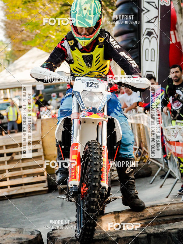 Buy your photos of the eventNight Track 2019 on Fotop