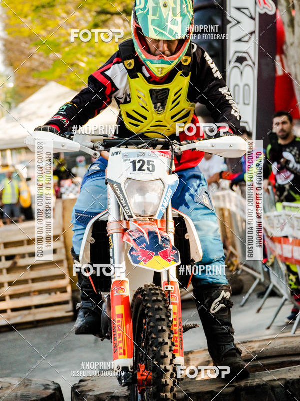 Buy your photos of the eventNight Track 2019 on Fotop