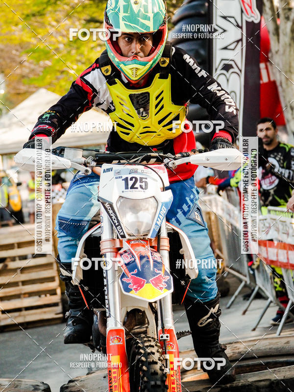 Buy your photos of the eventNight Track 2019 on Fotop