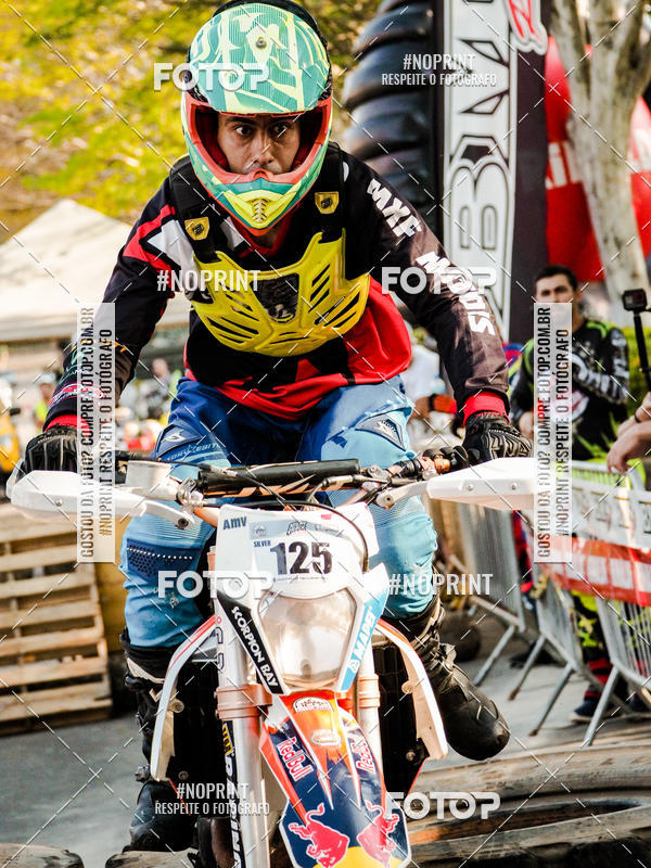 Buy your photos of the eventNight Track 2019 on Fotop