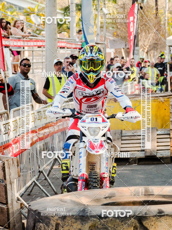 Buy your photos of the eventNight Track 2019 on Fotop