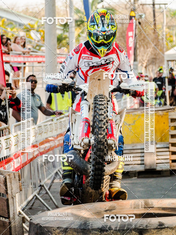 Buy your photos of the eventNight Track 2019 on Fotop