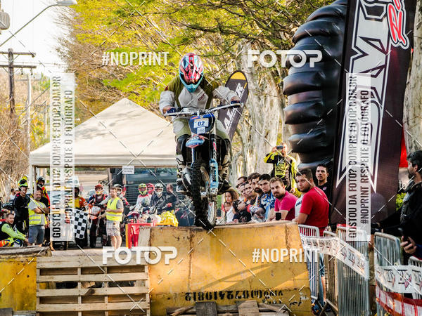 Buy your photos of the eventNight Track 2019 on Fotop