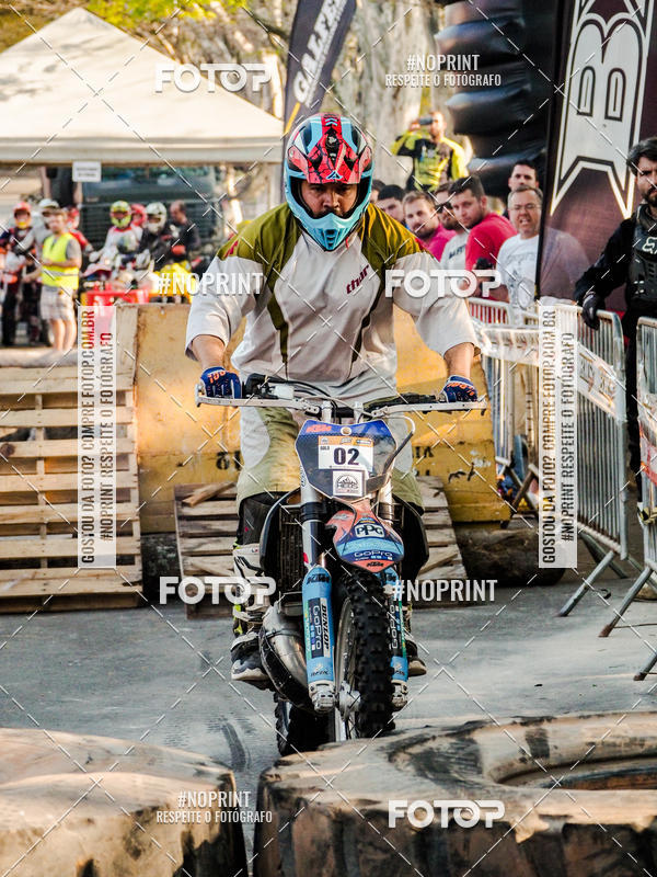 Buy your photos of the eventNight Track 2019 on Fotop