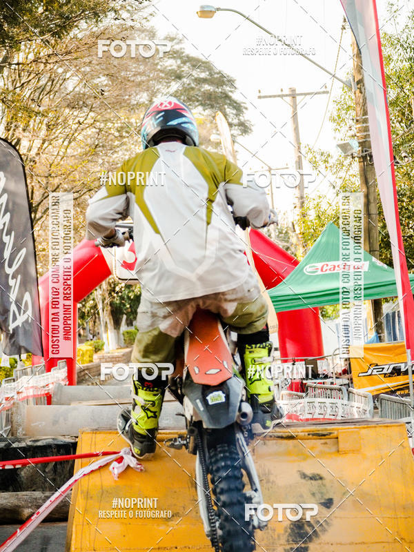 Buy your photos of the eventNight Track 2019 on Fotop