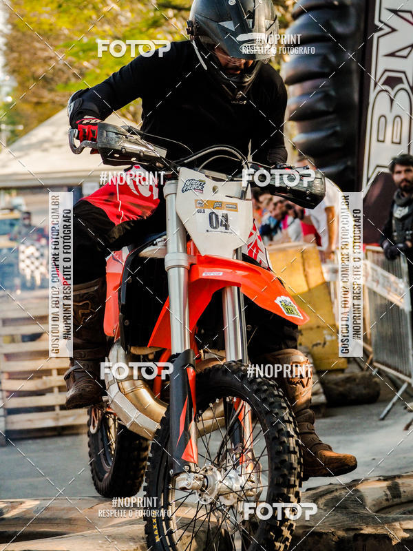 Buy your photos of the eventNight Track 2019 on Fotop