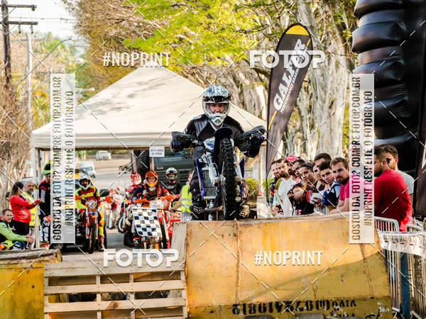 Buy your photos of the eventNight Track 2019 on Fotop