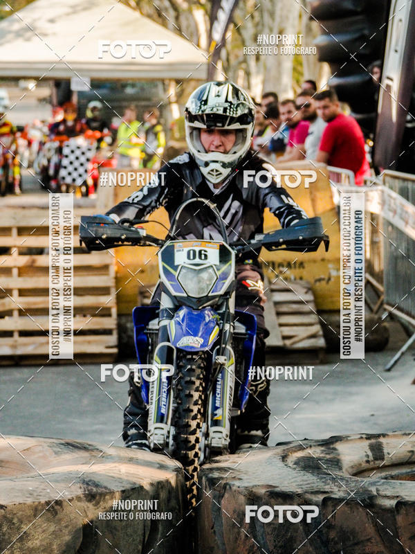 Buy your photos of the eventNight Track 2019 on Fotop