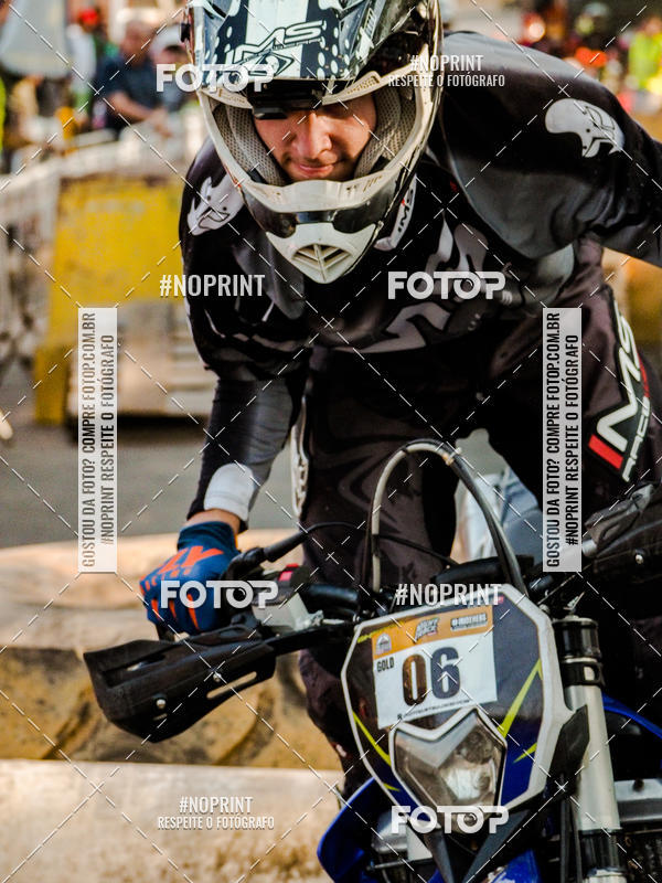 Buy your photos of the eventNight Track 2019 on Fotop