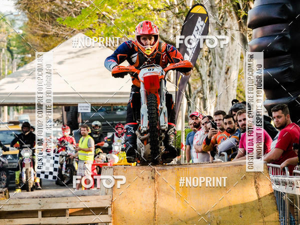 Buy your photos of the eventNight Track 2019 on Fotop