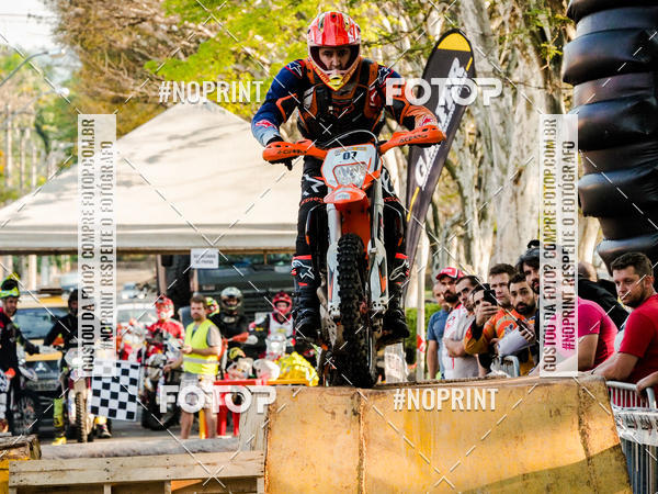 Buy your photos of the eventNight Track 2019 on Fotop