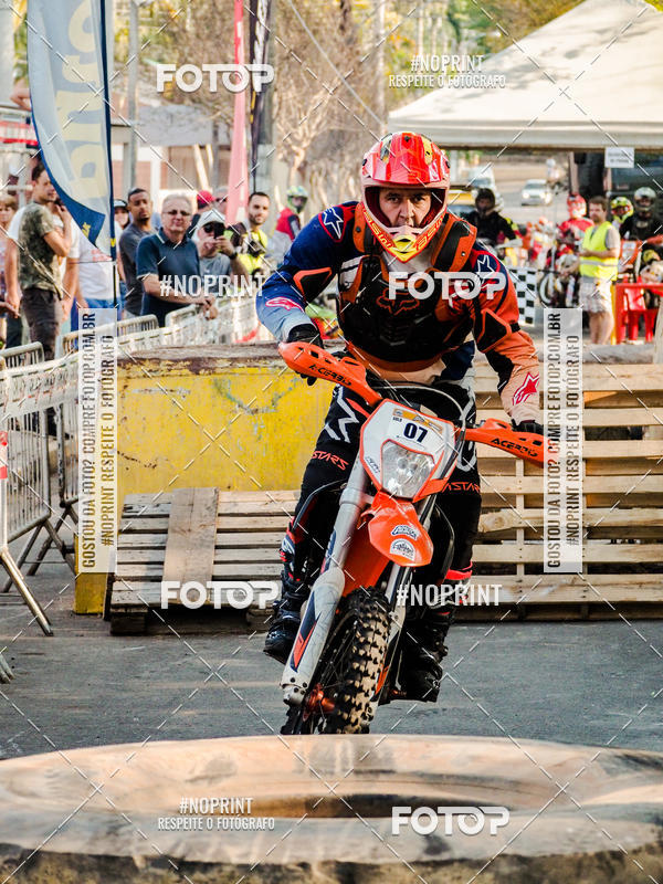 Buy your photos of the eventNight Track 2019 on Fotop