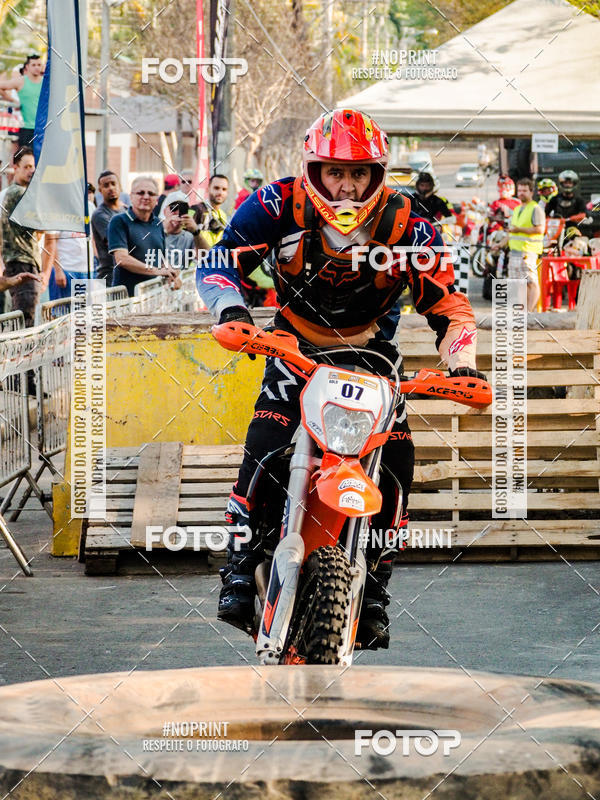 Buy your photos of the eventNight Track 2019 on Fotop