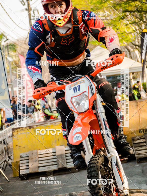 Buy your photos of the eventNight Track 2019 on Fotop