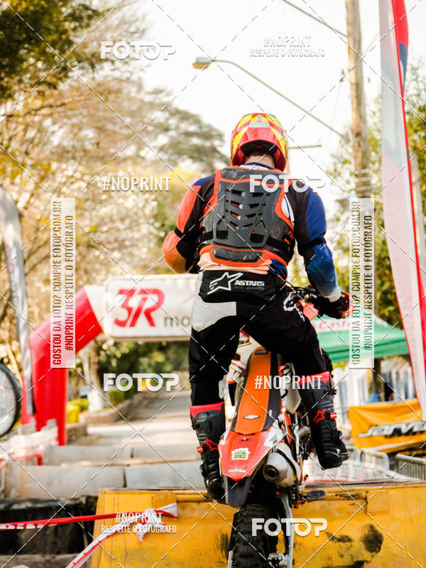 Buy your photos of the eventNight Track 2019 on Fotop