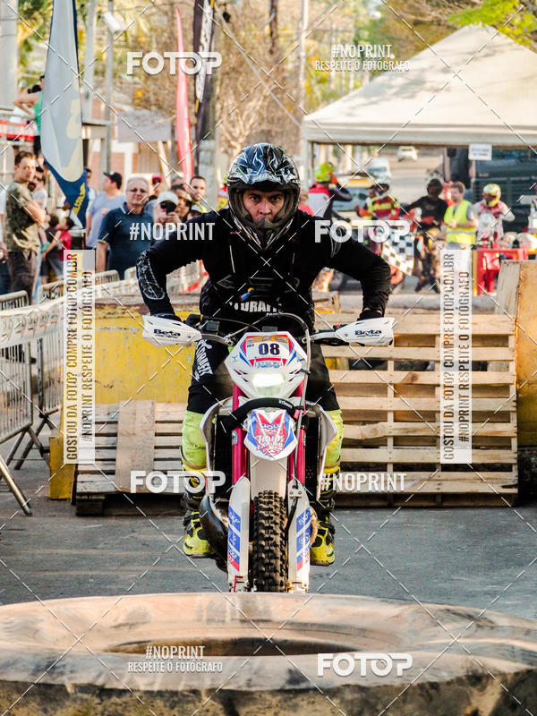 Buy your photos of the eventNight Track 2019 on Fotop