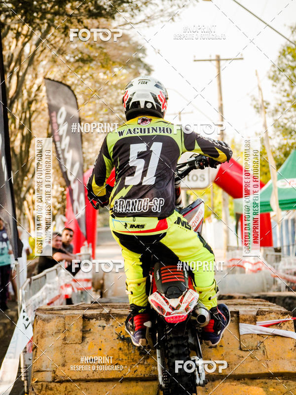 Buy your photos of the eventNight Track 2019 on Fotop