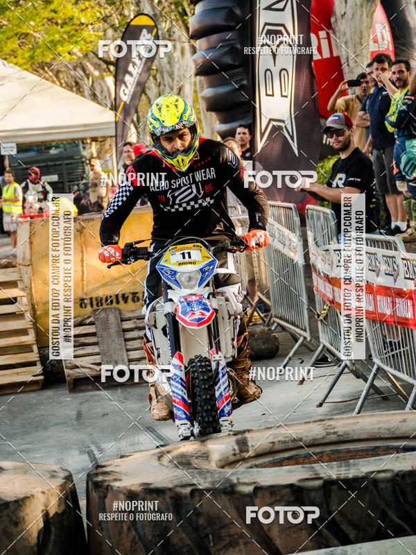 Buy your photos of the eventNight Track 2019 on Fotop