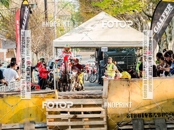 Buy your photos of the eventNight Track 2019 on Fotop