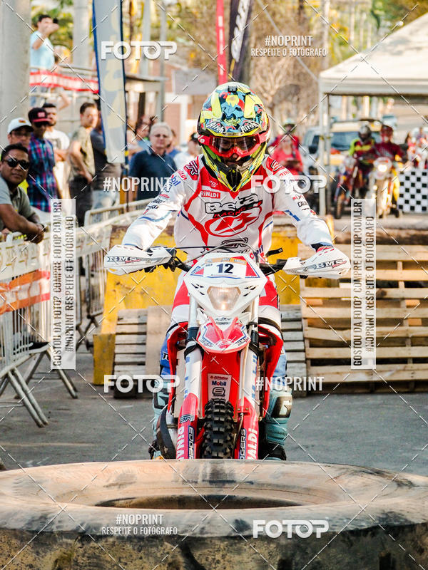 Buy your photos of the eventNight Track 2019 on Fotop