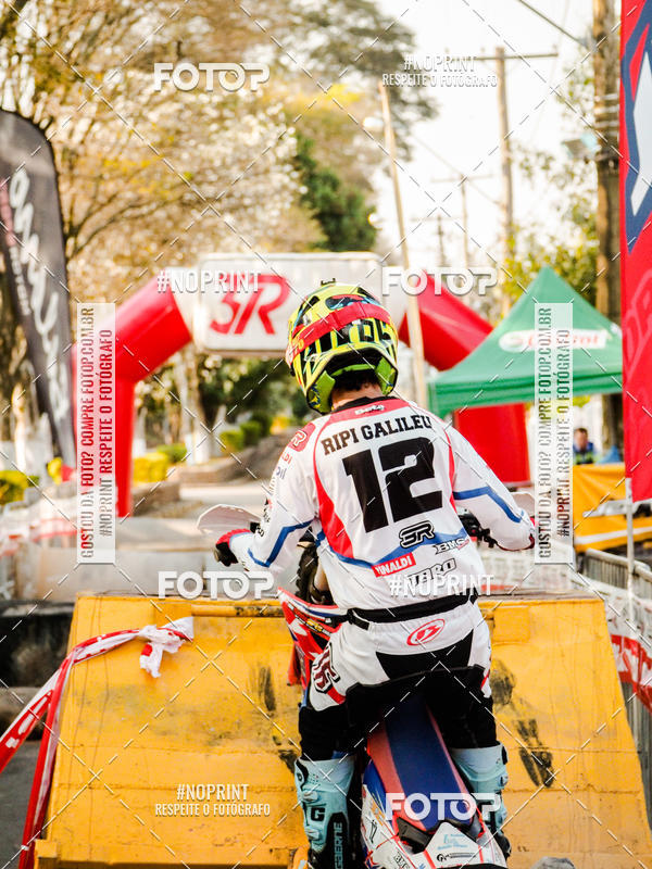 Buy your photos of the eventNight Track 2019 on Fotop