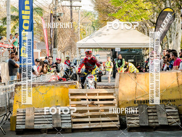 Buy your photos of the eventNight Track 2019 on Fotop