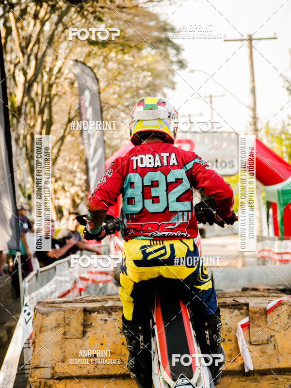 Buy your photos of the eventNight Track 2019 on Fotop