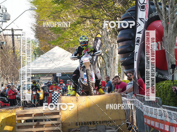 Buy your photos of the eventNight Track 2019 on Fotop