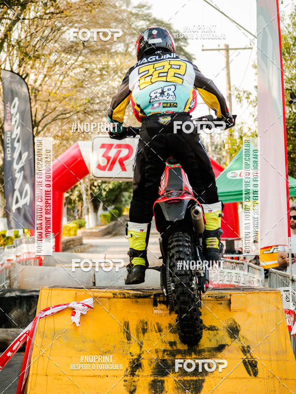 Buy your photos of the eventNight Track 2019 on Fotop