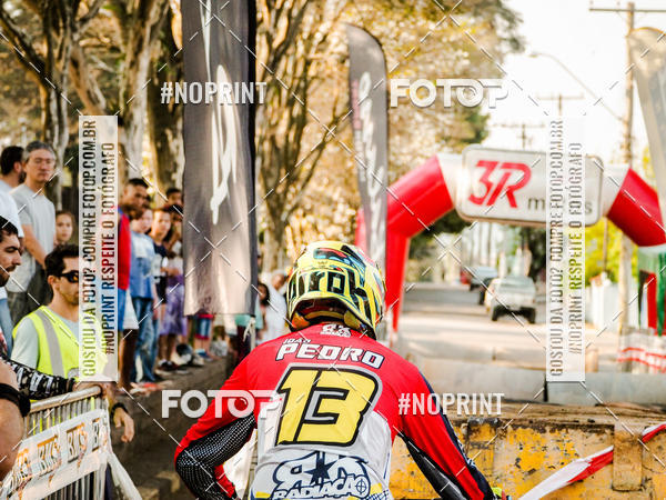 Buy your photos of the eventNight Track 2019 on Fotop