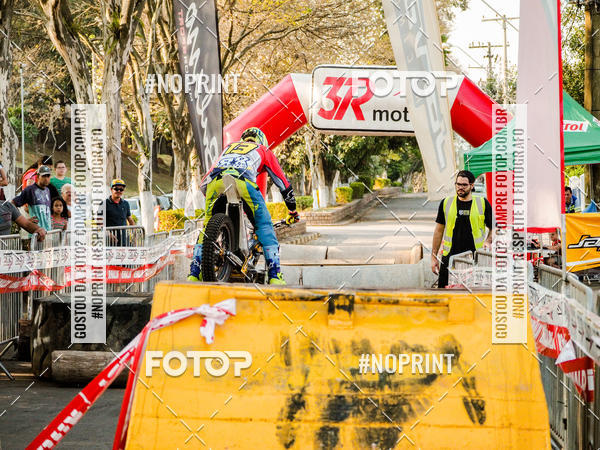 Buy your photos of the eventNight Track 2019 on Fotop