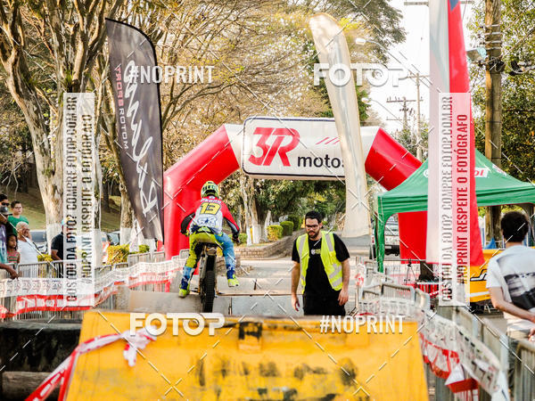 Buy your photos of the eventNight Track 2019 on Fotop