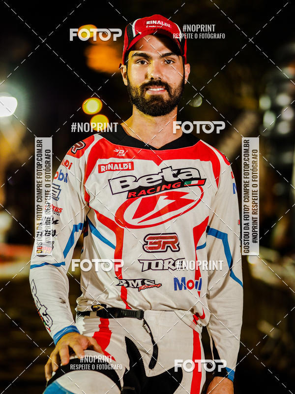 Buy your photos of the eventNight Track 2019 on Fotop