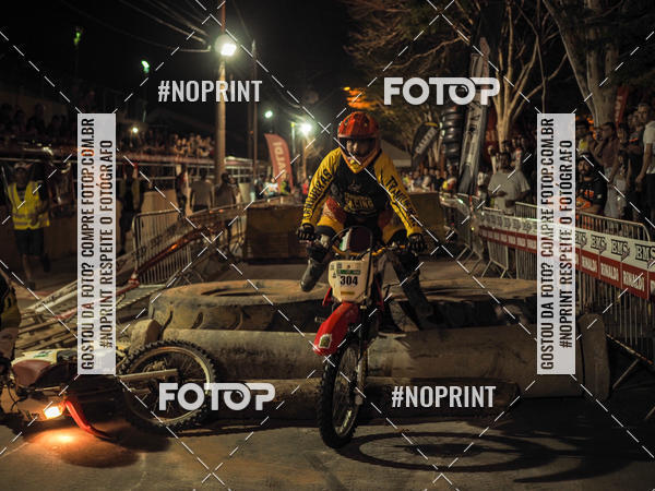 Buy your photos of the eventNight Track 2019 on Fotop