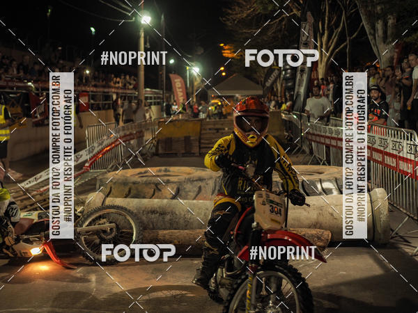 Buy your photos of the eventNight Track 2019 on Fotop