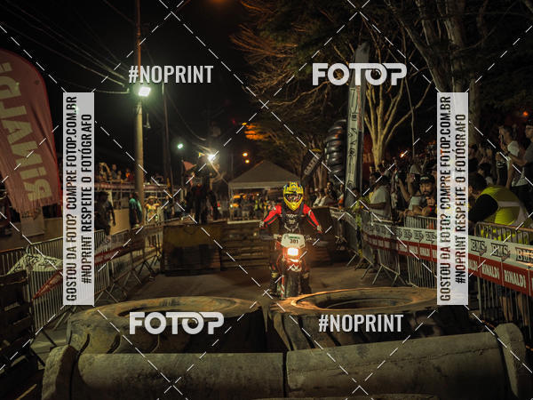 Buy your photos of the eventNight Track 2019 on Fotop