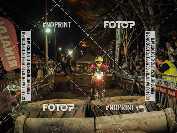 Buy your photos of the eventNight Track 2019 on Fotop