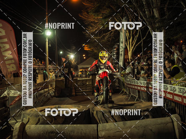 Buy your photos of the eventNight Track 2019 on Fotop