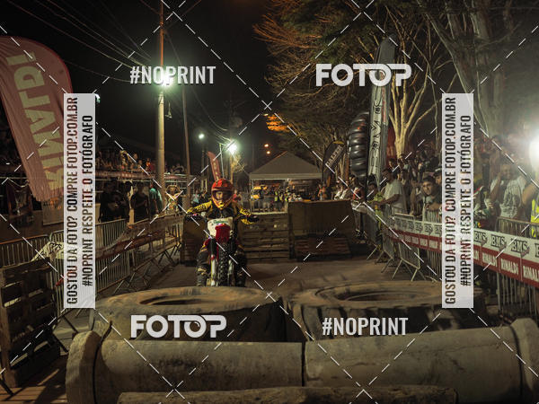 Buy your photos of the eventNight Track 2019 on Fotop