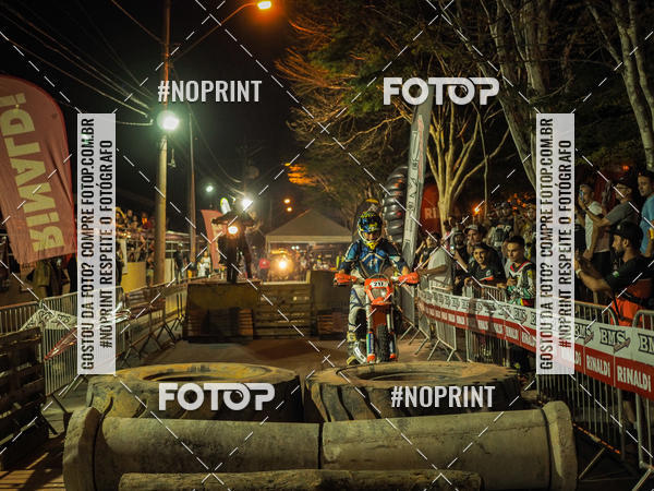 Buy your photos of the eventNight Track 2019 on Fotop