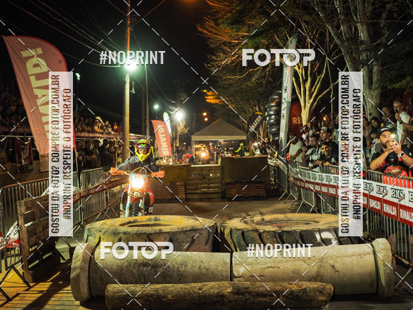 Buy your photos of the eventNight Track 2019 on Fotop