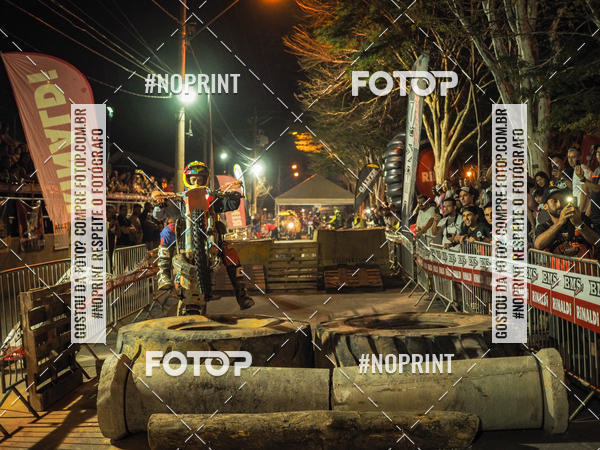 Buy your photos of the eventNight Track 2019 on Fotop